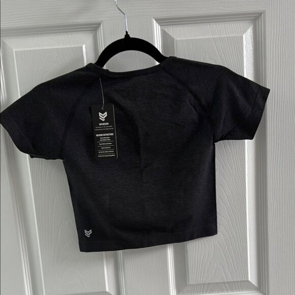 SP Athletic -Black Crop Top Fitted T-Shirt - Picture 5 of 7